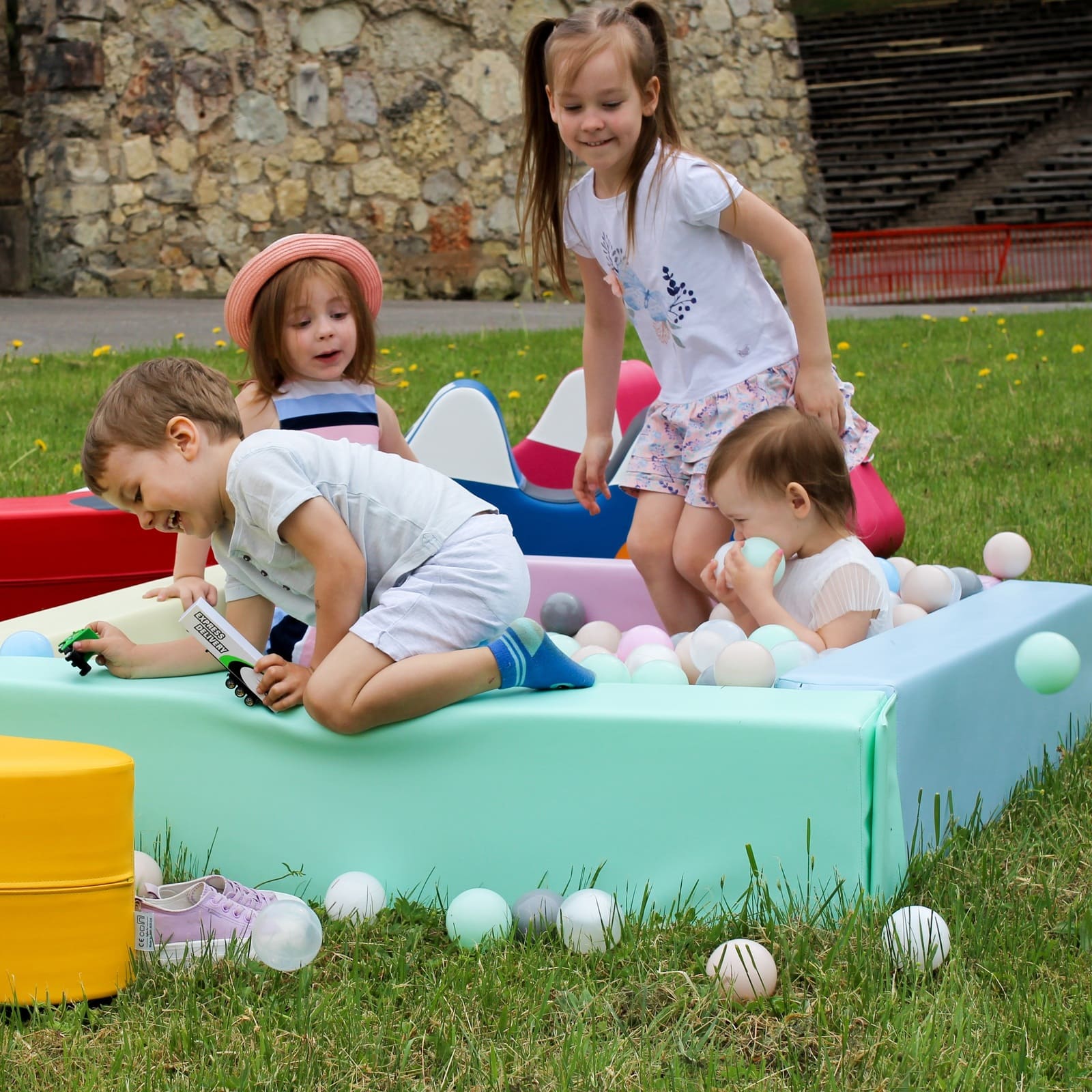 Soft Play Square Ball Pit - Ball Play Heaven-Ball Pit-IGLU Soft Play-white-Natural CuteNest