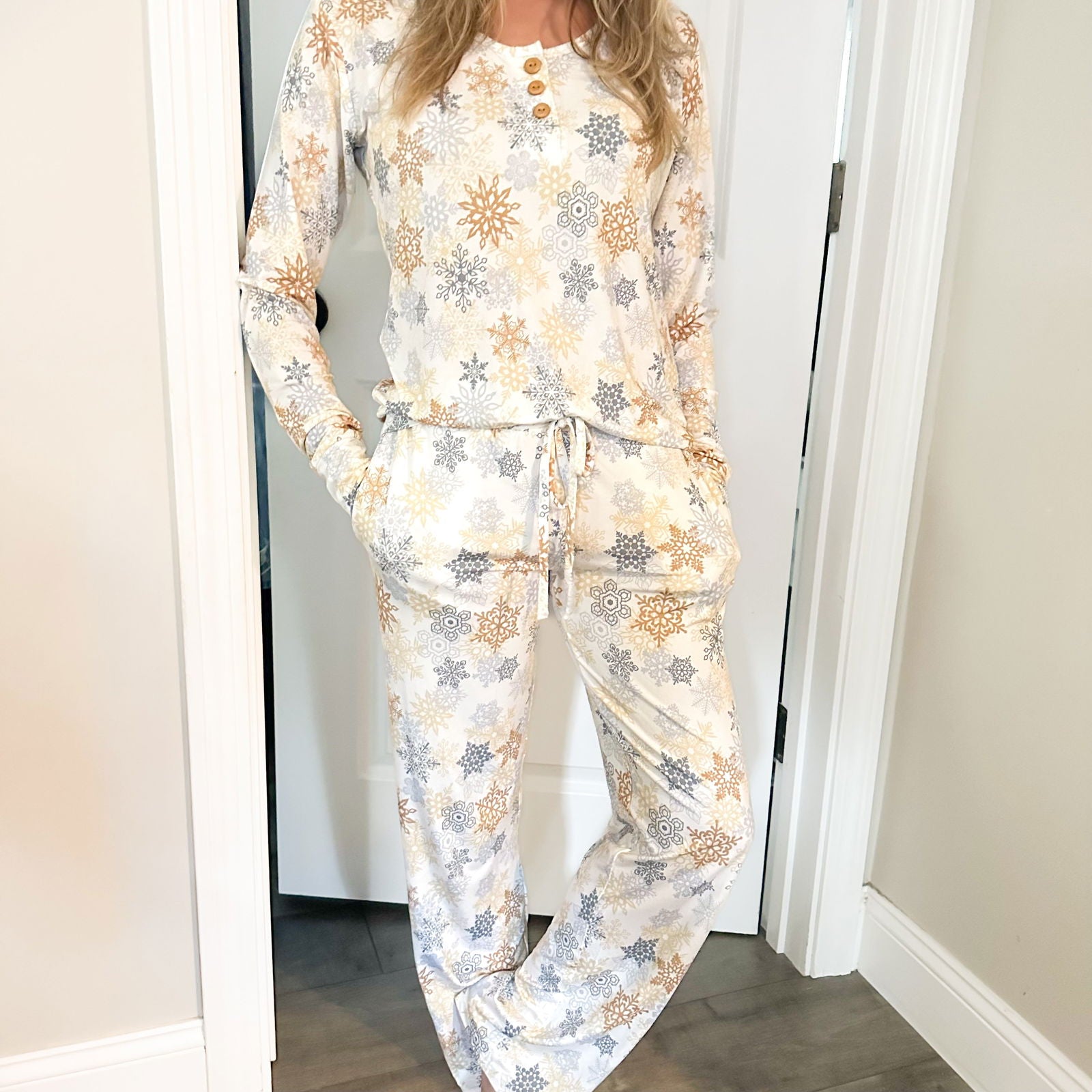 Women's Pajama Set in Snowflake - Natural CuteNest